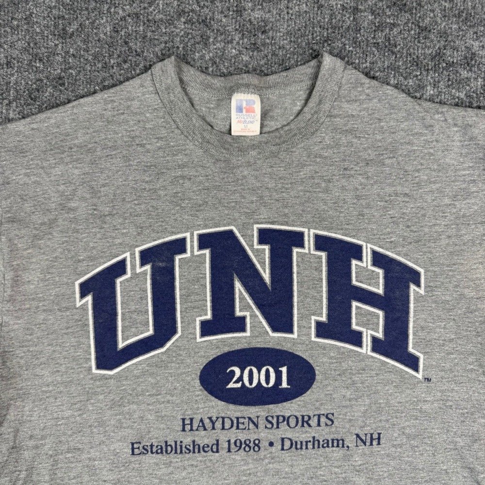 Russell Athletic T-Shirt Mens Size M Grey UNH 2001 Hayden Sports Graphic Tee